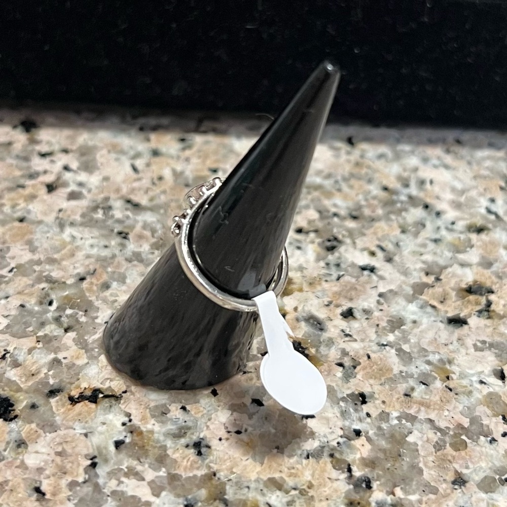 Elegant Silver Opal Ring (Size6 1/2) - Picture 2 of 3